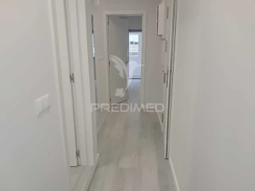 Apartamento T2 para Venda em Oeiras e São Julião da Barra, Paço de Arcos e Caxias