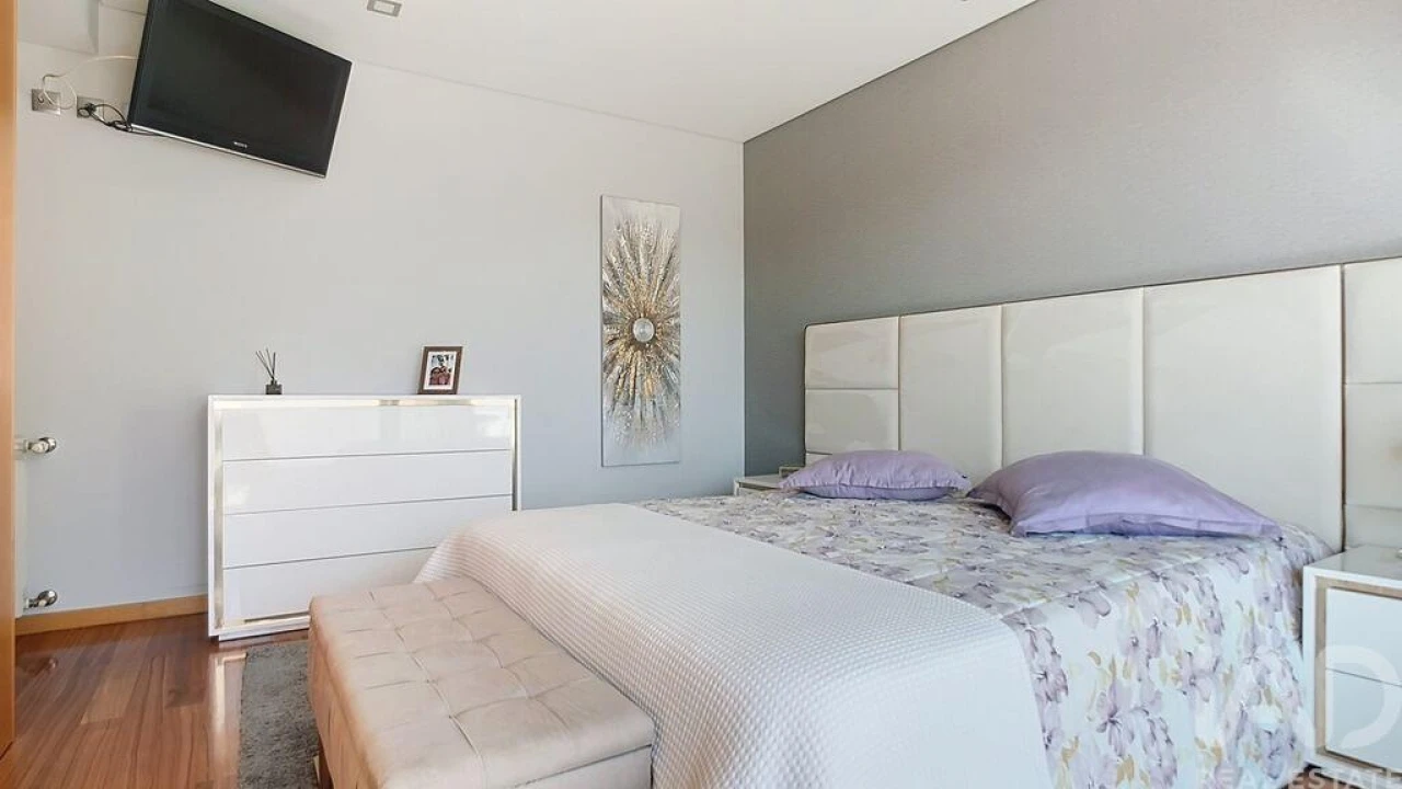 Moradia T4 para Venda em Arcozelo Foto 17