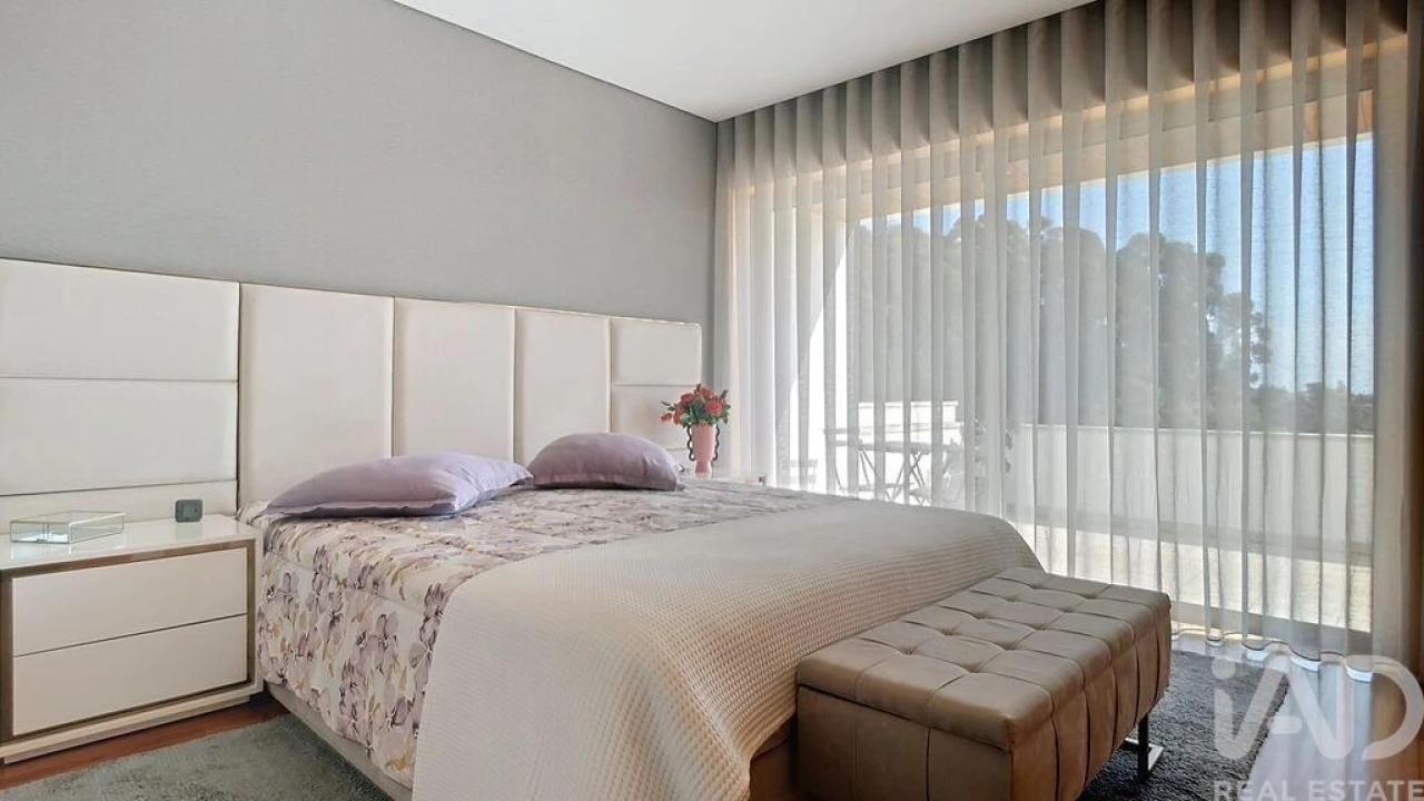 Moradia T4 para Venda em Arcozelo Foto 18