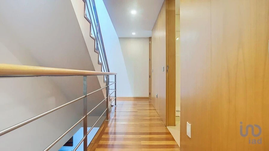 Moradia T4 para Venda em Arcozelo Foto 11