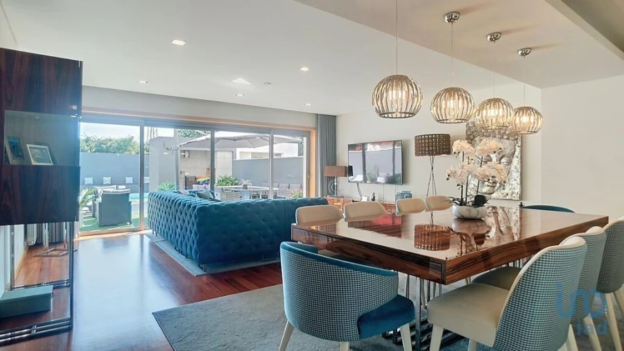 Moradia T4 para Venda em Arcozelo Foto 3