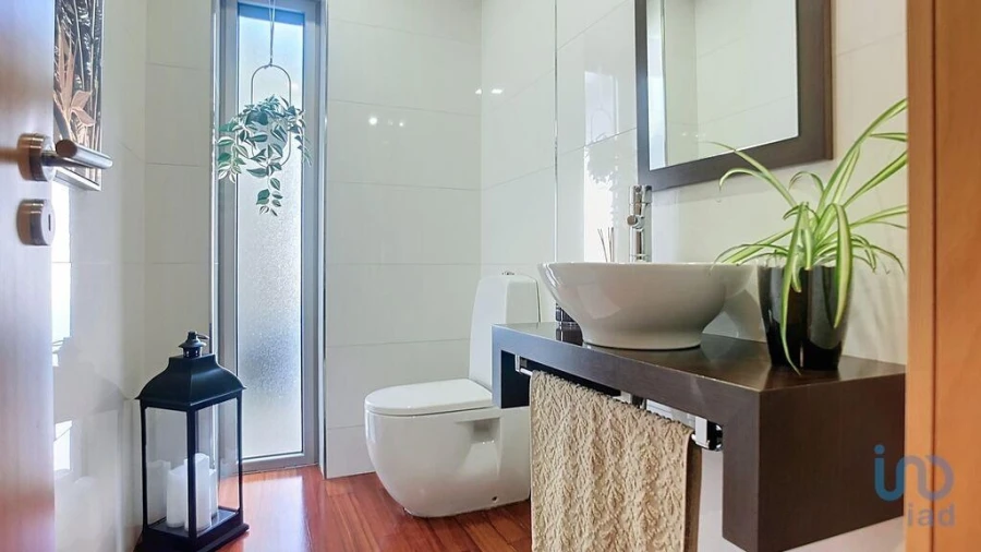 Moradia T4 para Venda em Arcozelo Foto 6