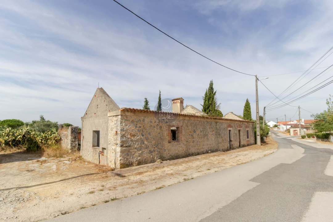 Moradia T4 para Venda em Almoster Foto 1