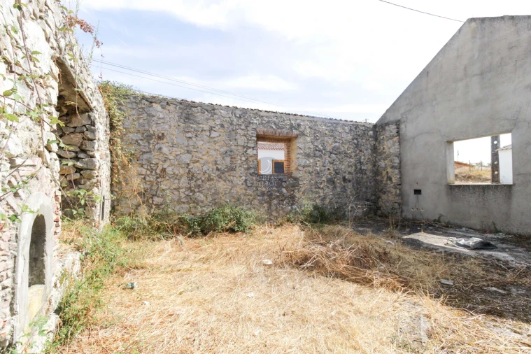 Moradia T4 para Venda em Almoster Foto 11