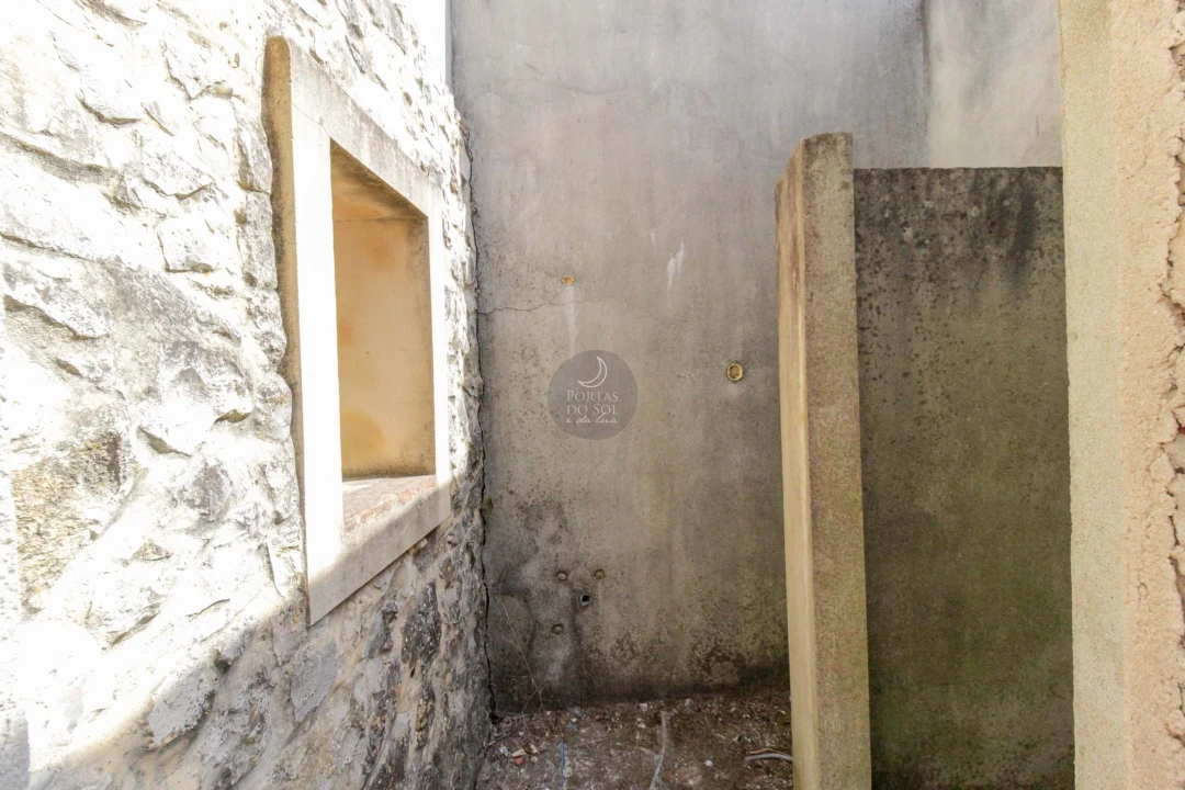 Moradia T4 para Venda em Almoster Foto 17