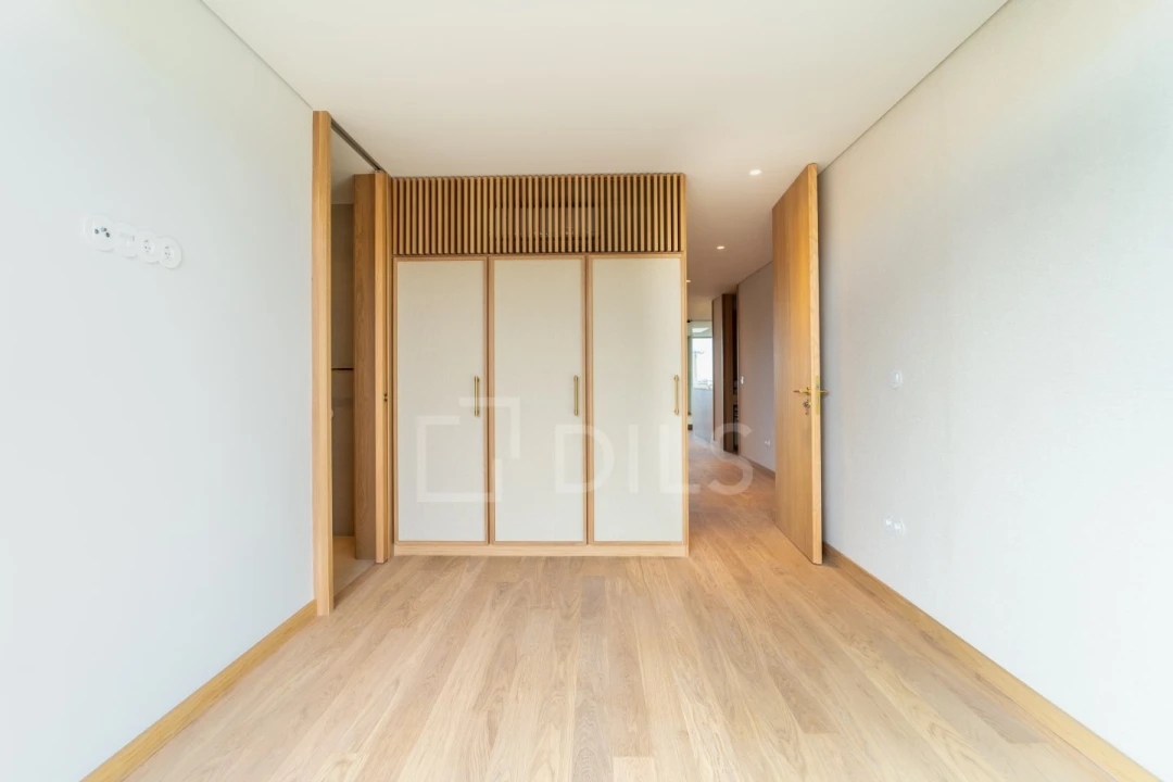 Apartamento T2 para Arrendamento em Ramalde Foto 12