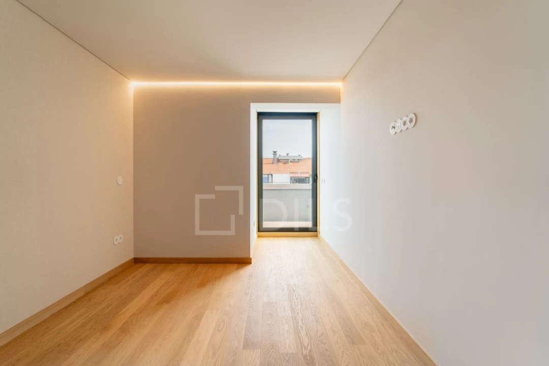 Apartamento T2 para Arrendamento em Ramalde Foto 17