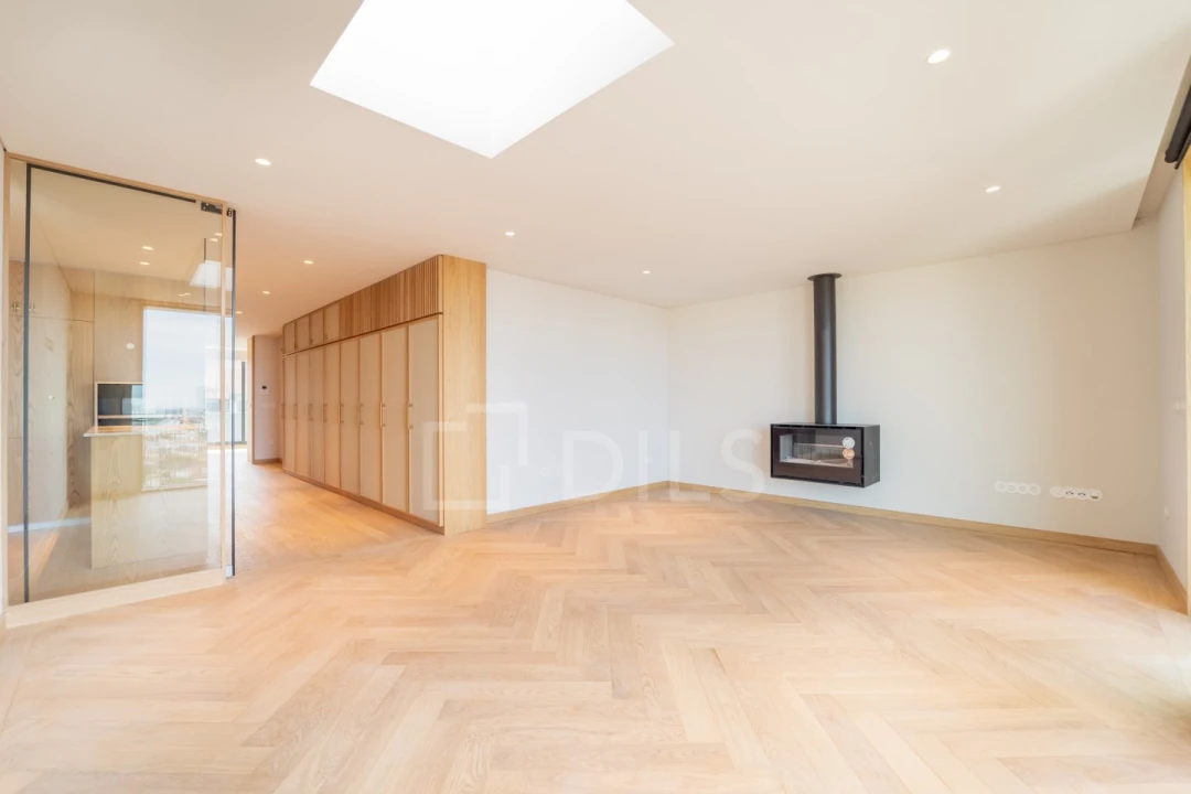 Apartamento T2 para Arrendamento em Ramalde Foto 5
