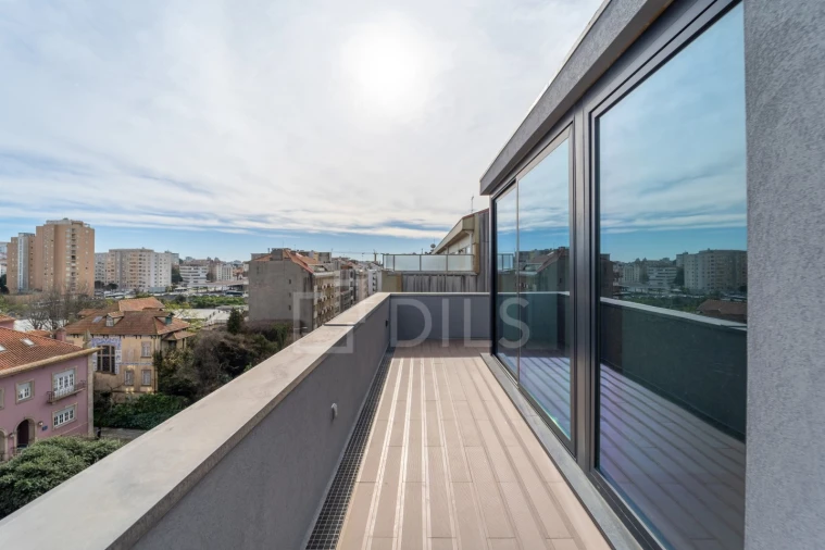 Apartamento T2 para Arrendamento em Ramalde Foto 2