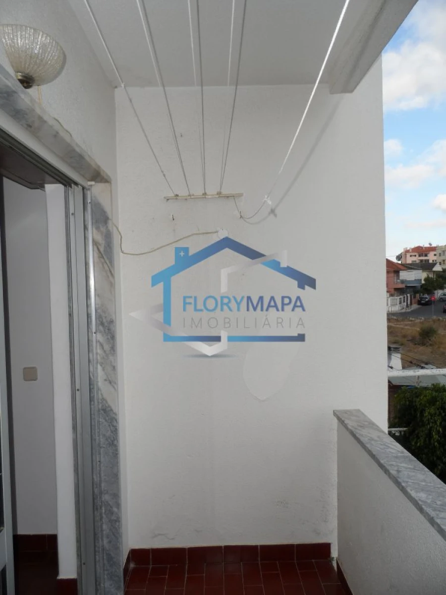 Apartamento T1 para Venda em Alcabideche Foto 7