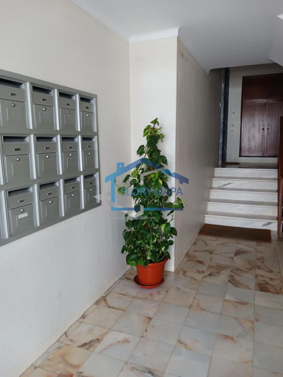 Apartamento T1 para Venda em Alcabideche Foto 3