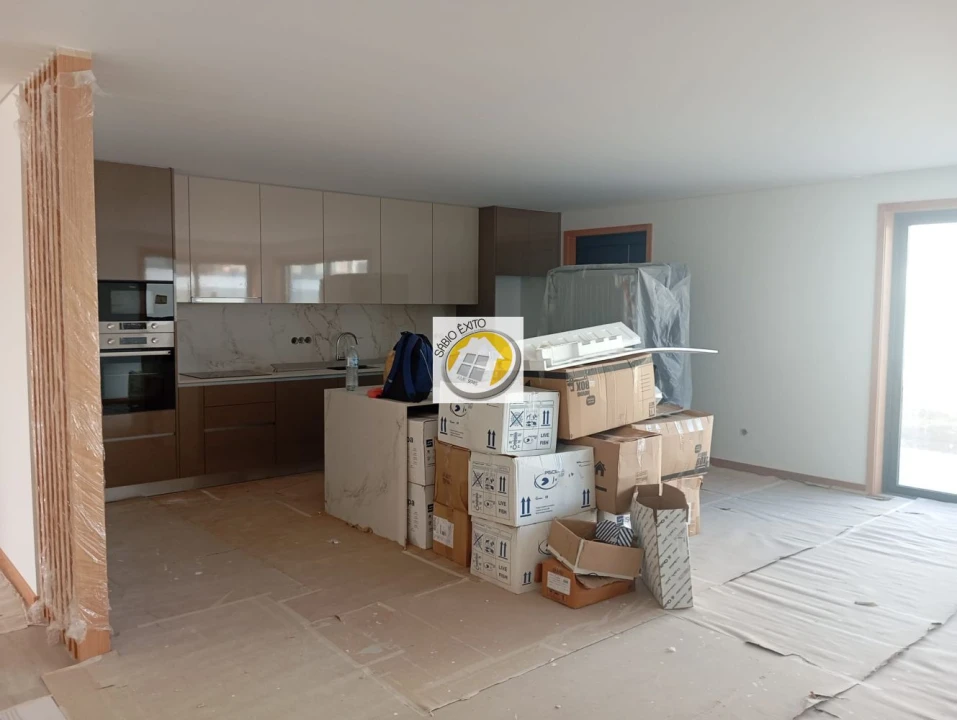 Moradia T3 para Venda em Santa Maria de Lamas Foto 2