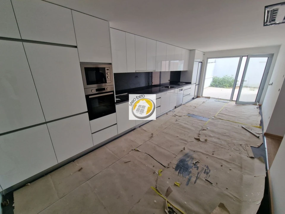 Moradia T4 para Venda em Lobão, Gião, Louredo e Guisande Foto 2