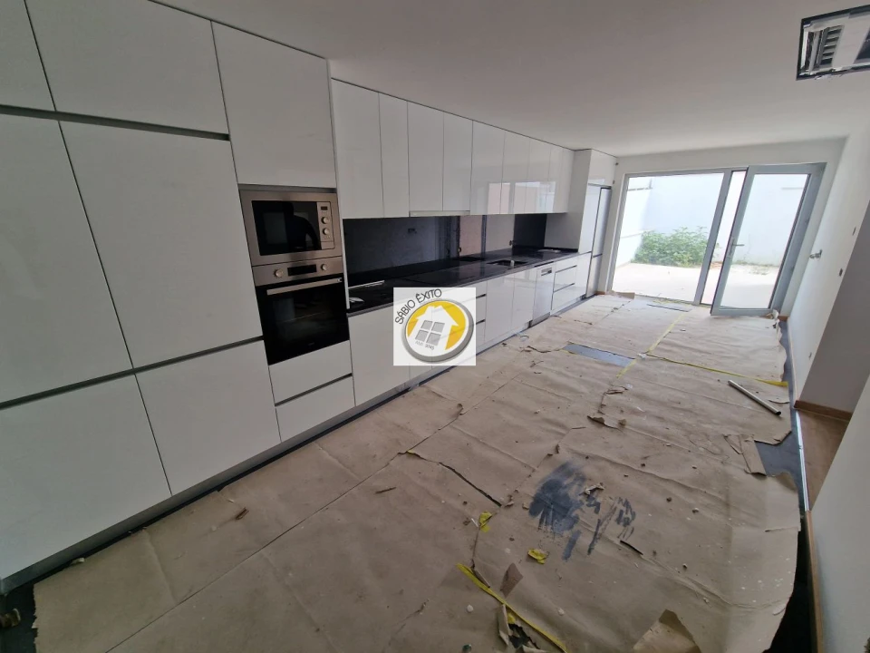 Moradia T4 para Venda em Lobão, Gião, Louredo e Guisande Foto 3