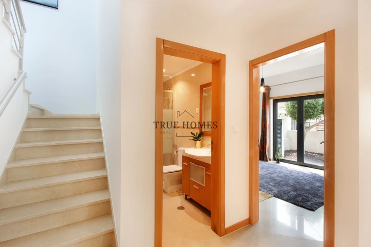 Moradia T4 para Venda em Amora Foto 12