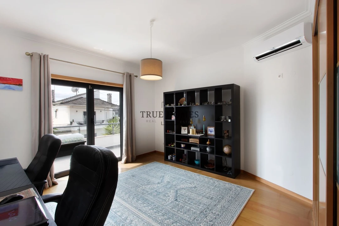 Moradia T4 para Venda em Amora Foto 25