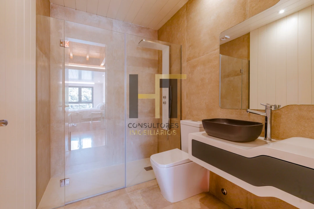 Moradia T4 para Venda em Sandim, Olival, Lever e Crestuma Foto 8