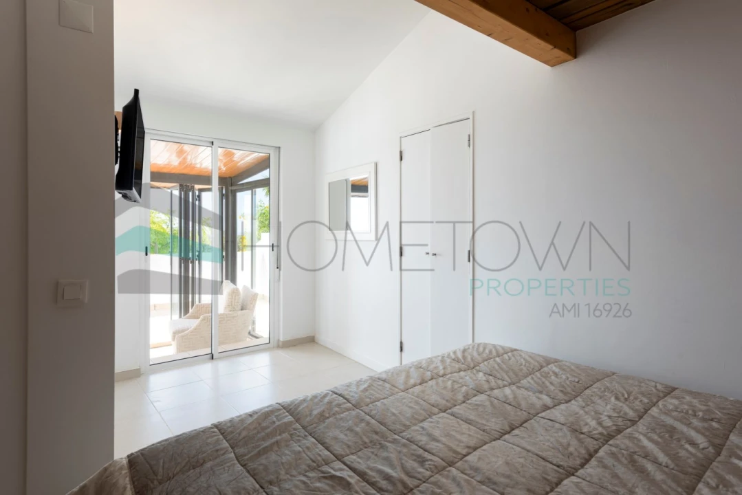 Moradia T2 para Venda em Santa Barbara de Nexe Foto 11