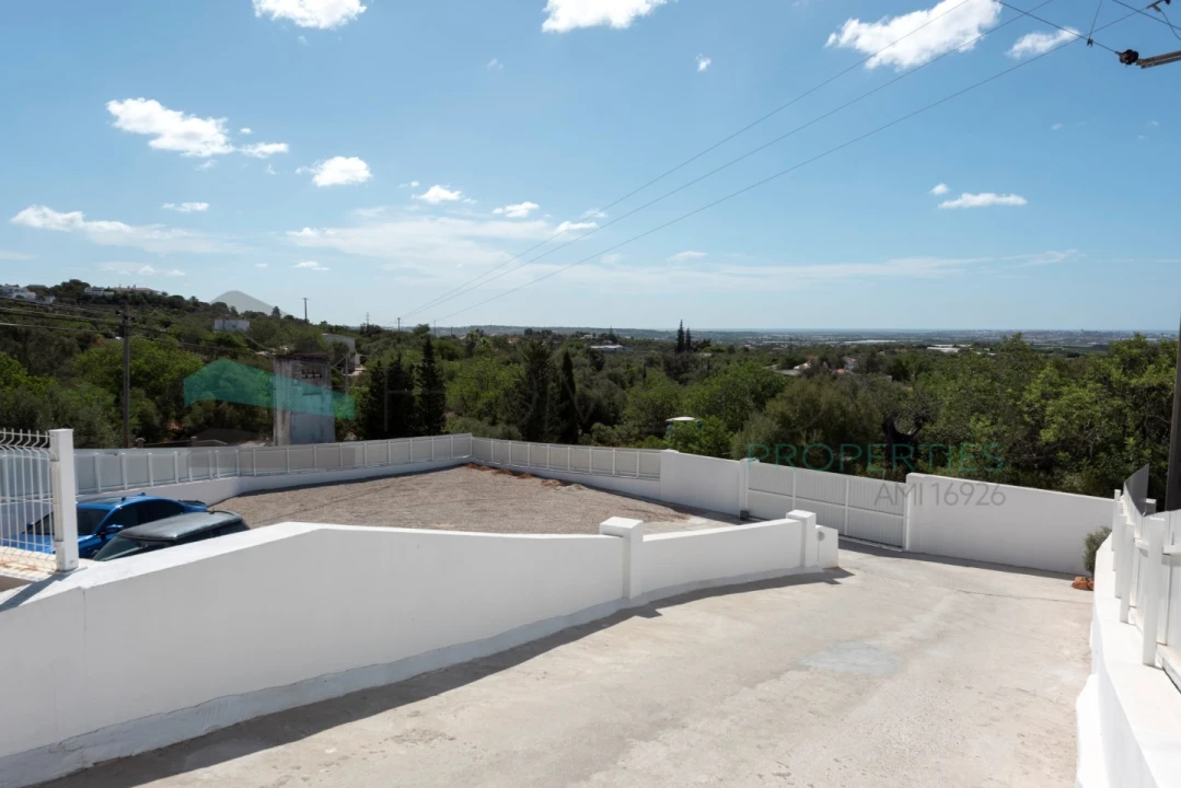 Moradia T2 para Venda em Santa Barbara de Nexe Foto 20