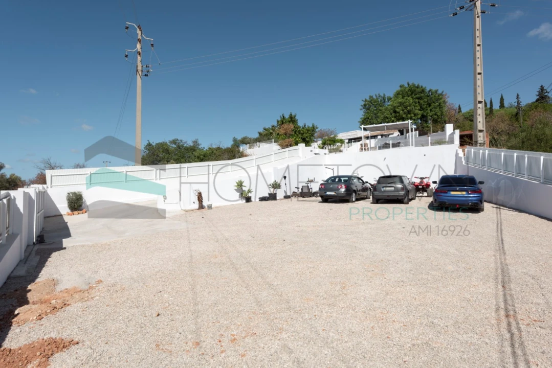 Moradia T2 para Venda em Santa Barbara de Nexe Foto 21