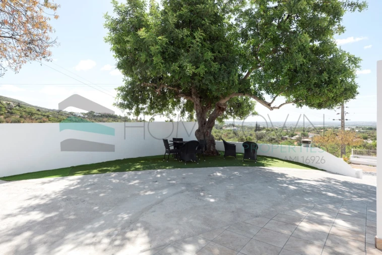 Moradia T2 para Venda em Santa Barbara de Nexe Foto 14