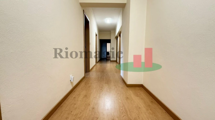 Apartamento T4 para Venda em Rio Maior Foto 4
