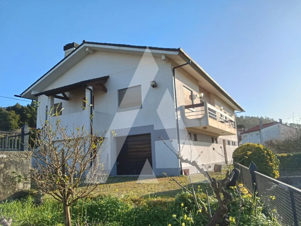 Moradia T4 para Venda em Lanhelas Foto 2