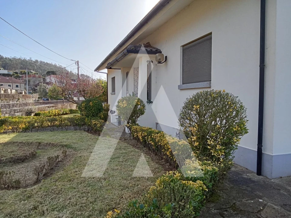 Moradia T4 para Venda em Lanhelas Foto 5