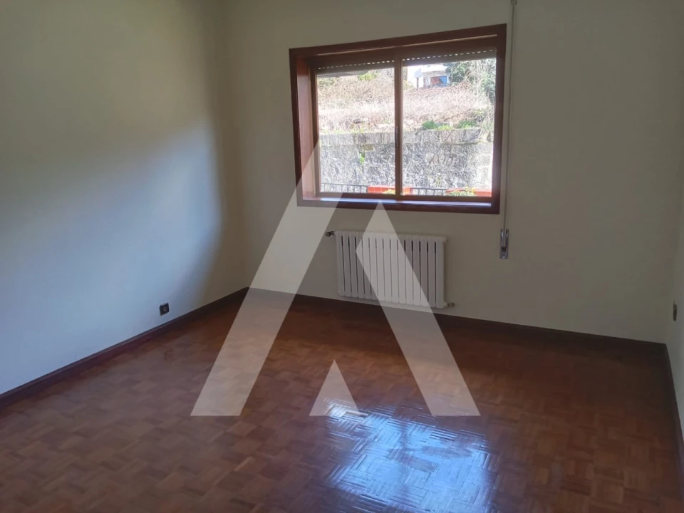 Moradia T4 para Venda em Lanhelas Foto 15