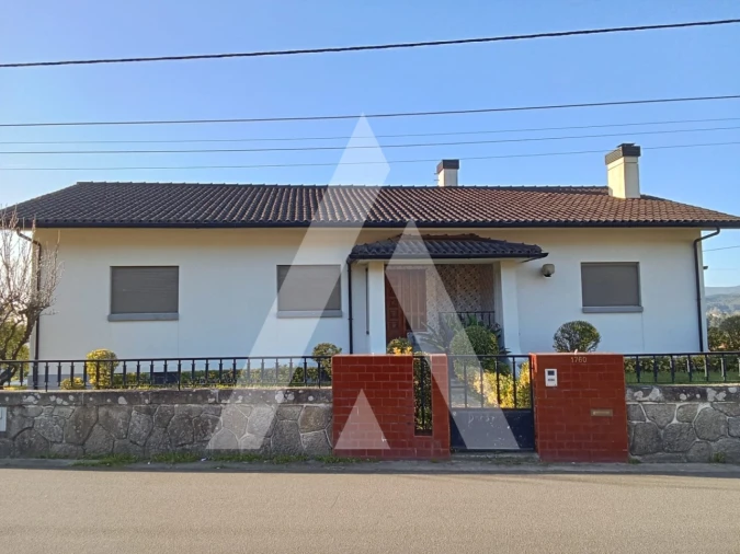 Moradia T4 para Venda em Lanhelas