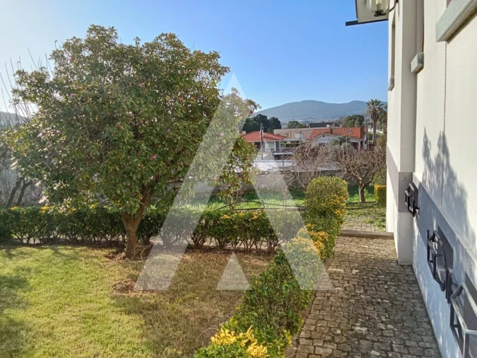 Moradia T4 para Venda em Lanhelas Foto 7