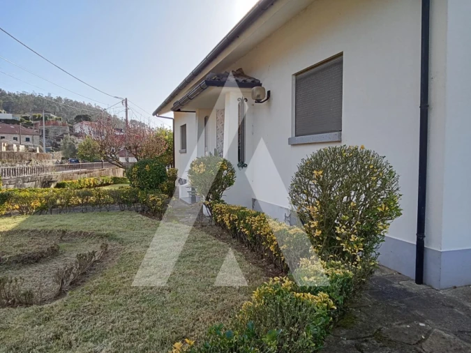 Moradia T4 para Venda em Lanhelas Foto 5