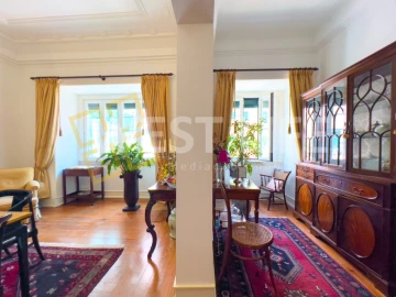 Apartamento T5 para Venda em Areeiro