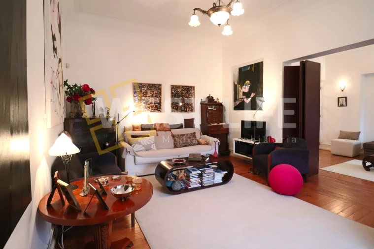 Apartamento T5 para Venda em Areeiro Foto 5