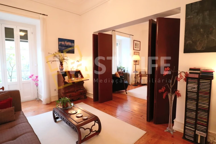 Apartamento T5 para Venda em Areeiro Foto 7