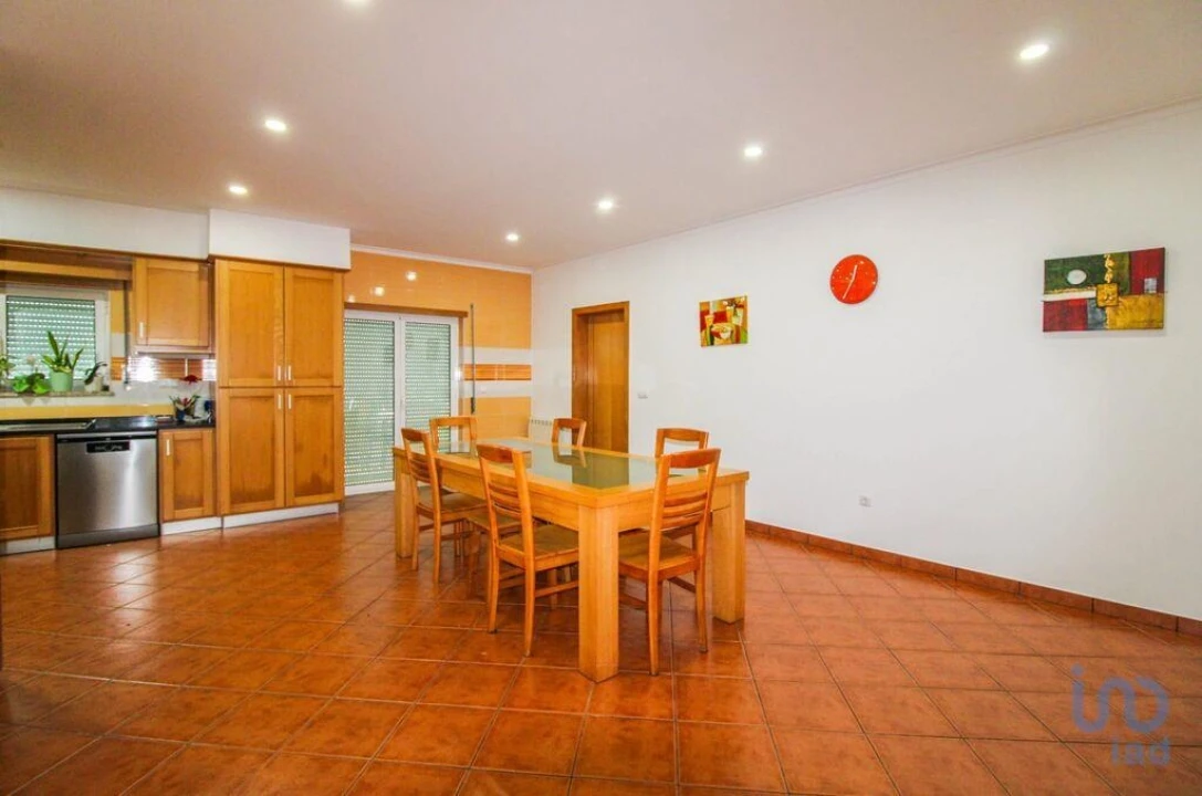 Moradia T3 para Venda em Santa Cruz da Trapa e São Cristóvão de Lafões Foto 6