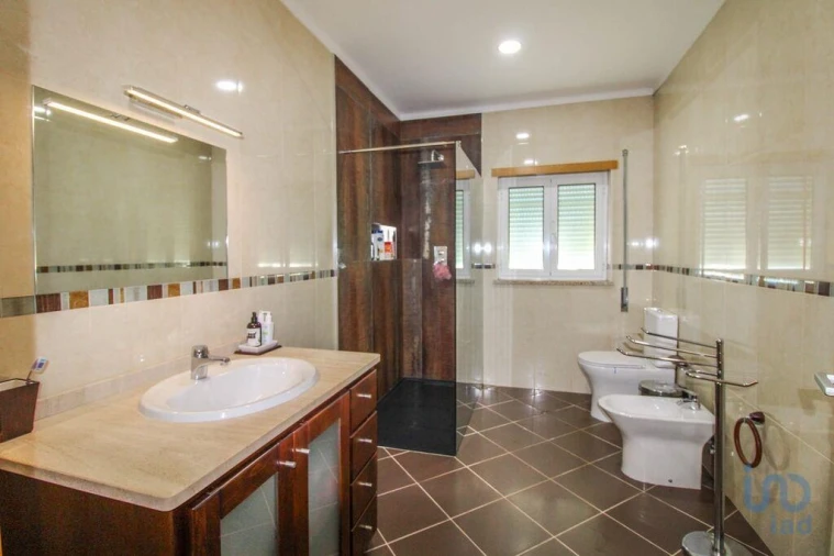 Moradia T3 para Venda em Santa Cruz da Trapa e São Cristóvão de Lafões Foto 12