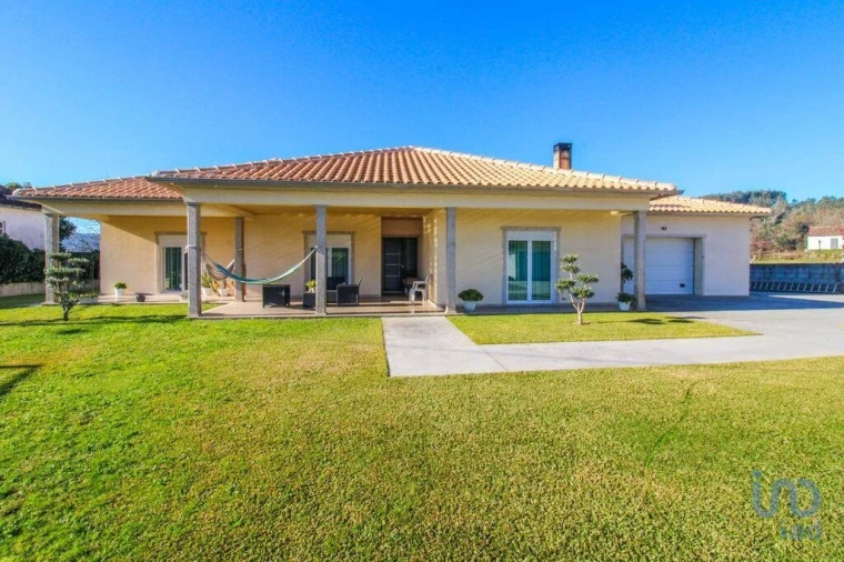 Moradia T3 para Venda em Santa Cruz da Trapa e São Cristóvão de Lafões