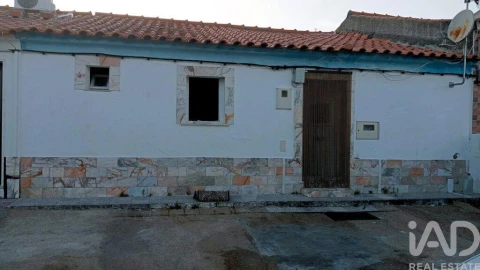 Moradia T2 para Venda em Santo Aleixo