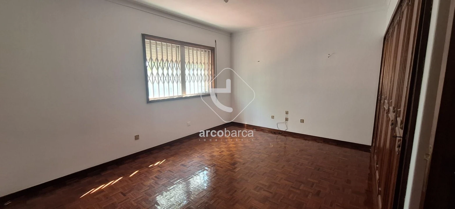 Moradia T5 para Venda em Pedrouços Foto 13