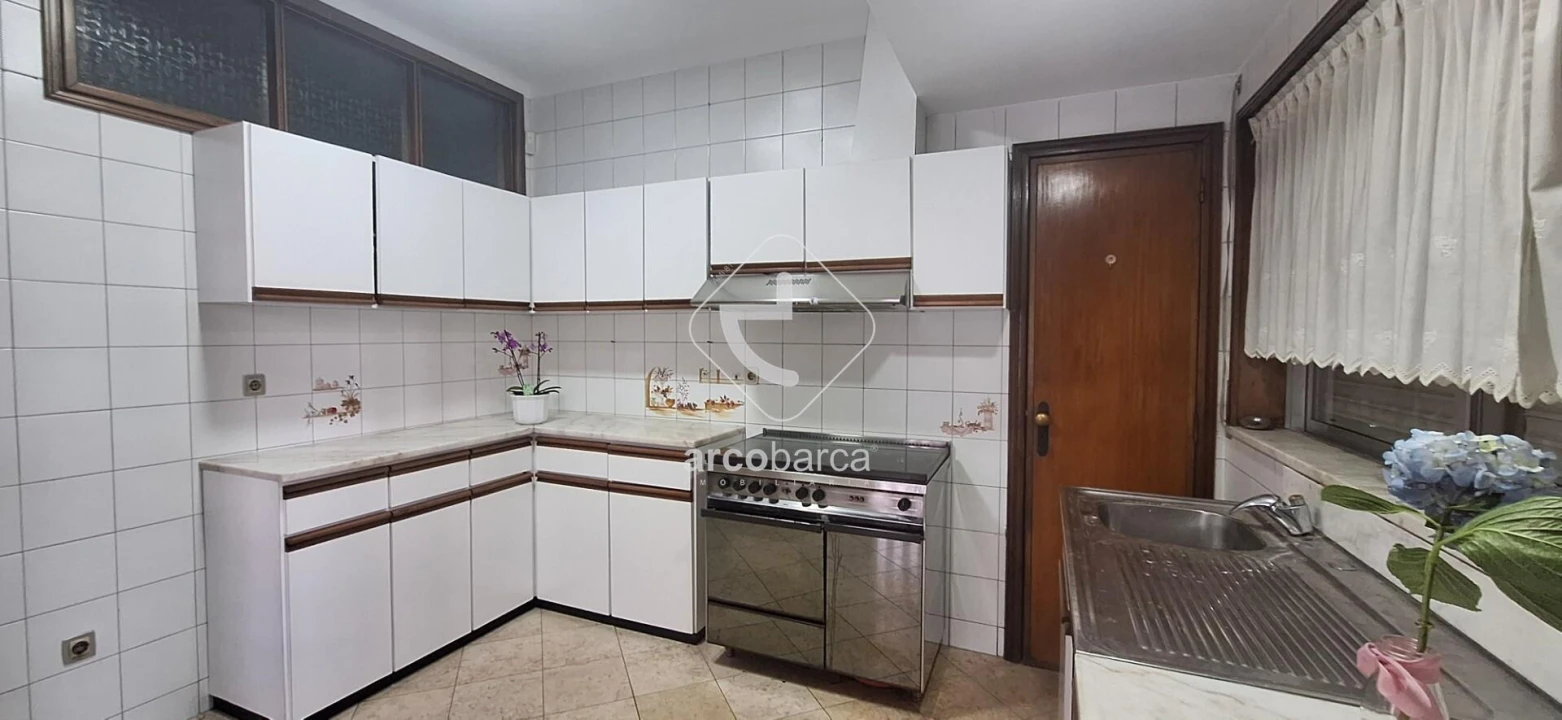 Moradia T5 para Venda em Pedrouços Foto 4