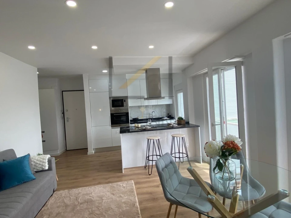 Apartamento T3 para Venda em Benfica Foto 5