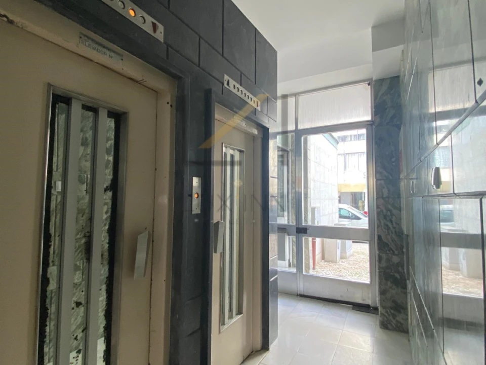 Apartamento T3 para Venda em Benfica Foto 31