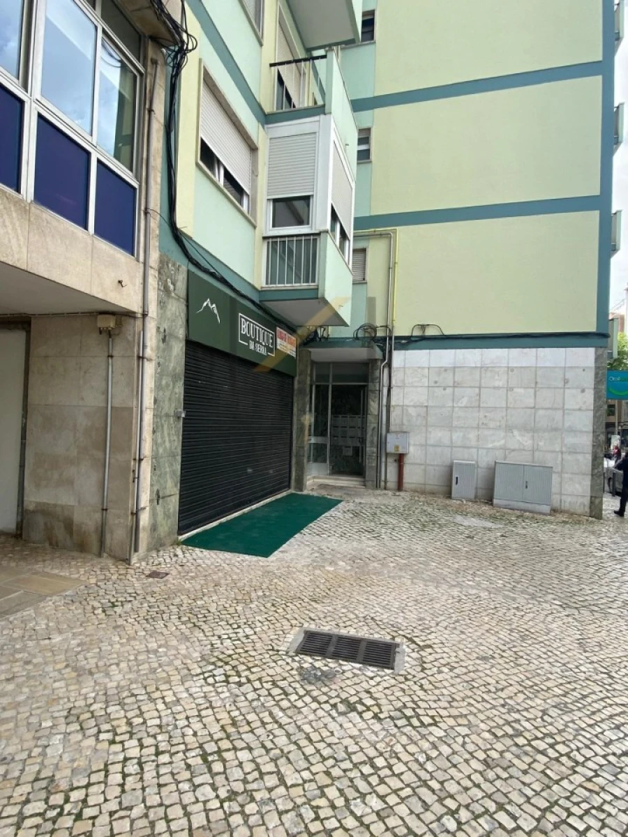 Apartamento T3 para Venda em Benfica Foto 32