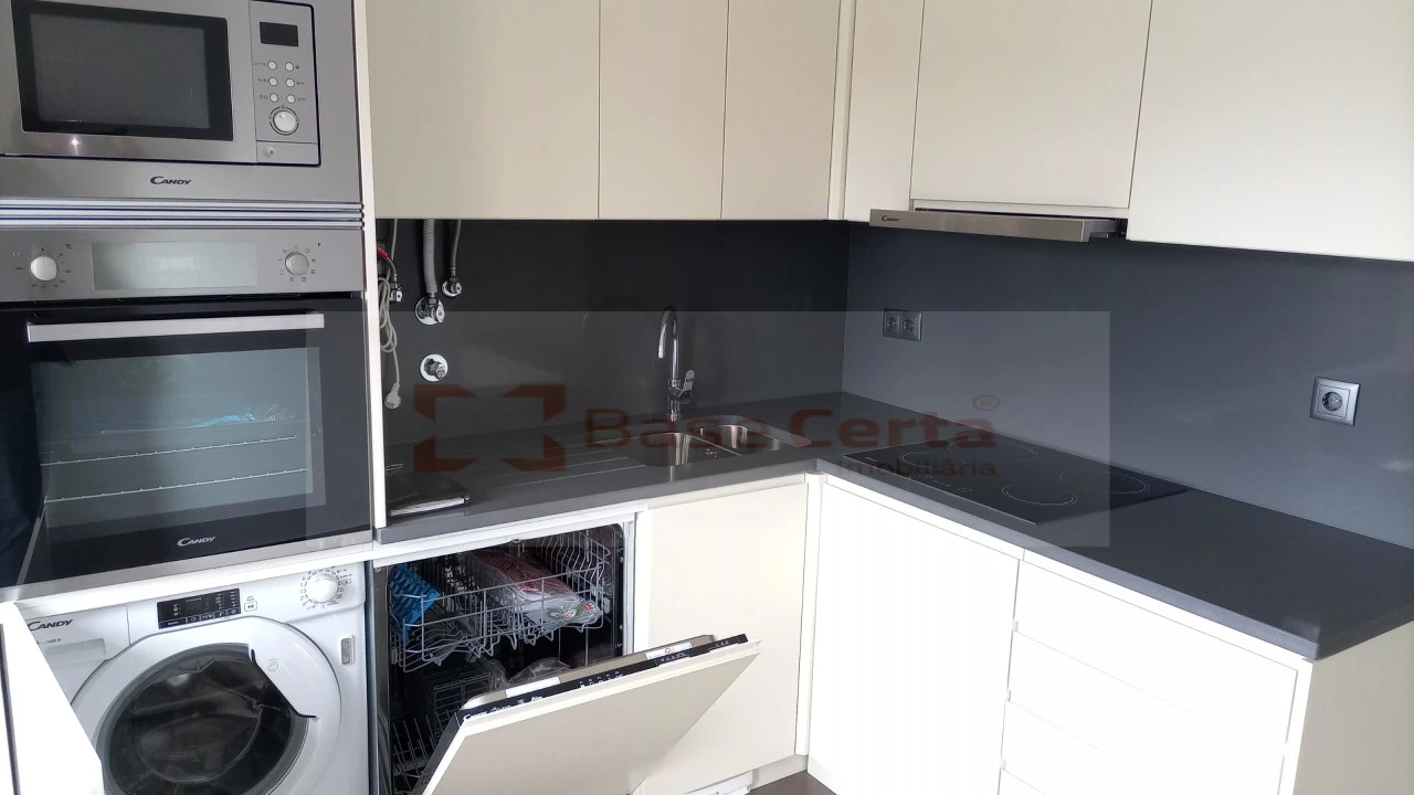 Apartamento T2 para Venda em Almada, Cova da Piedade, Pragal e Cacilhas Foto 1