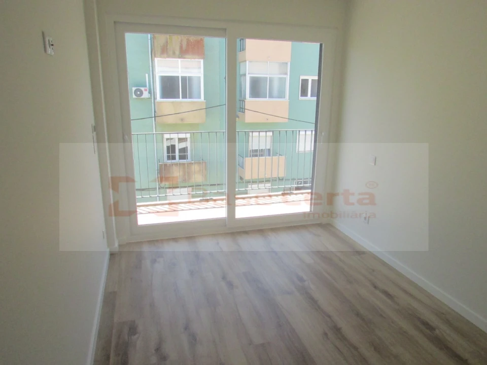 Apartamento T2 para Venda em Almada, Cova da Piedade, Pragal e Cacilhas Foto 9