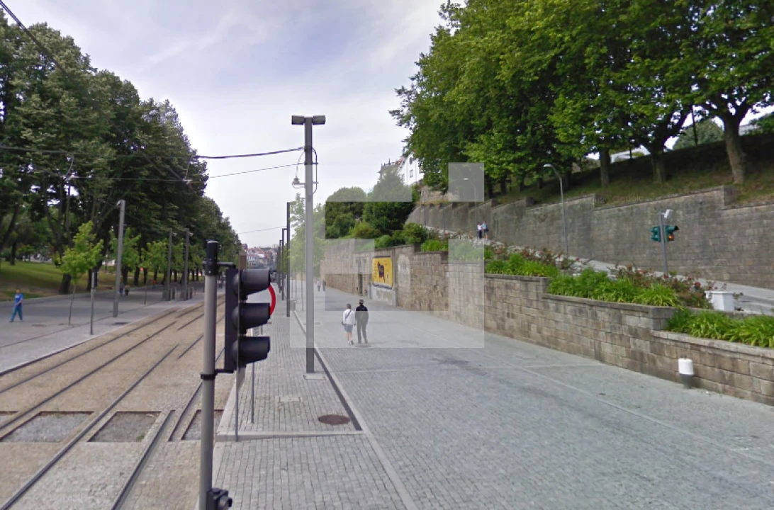 Moradia T2 para Venda em Santa Marinha Foto 3