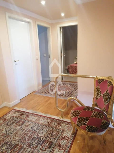 Apartamento T5 para Venda em Campanhã