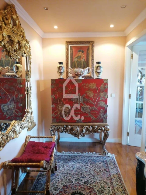 Apartamento T5 para Venda em Campanhã