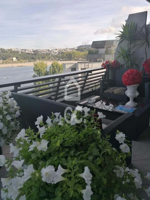 Apartamento T5 para Venda em Campanhã